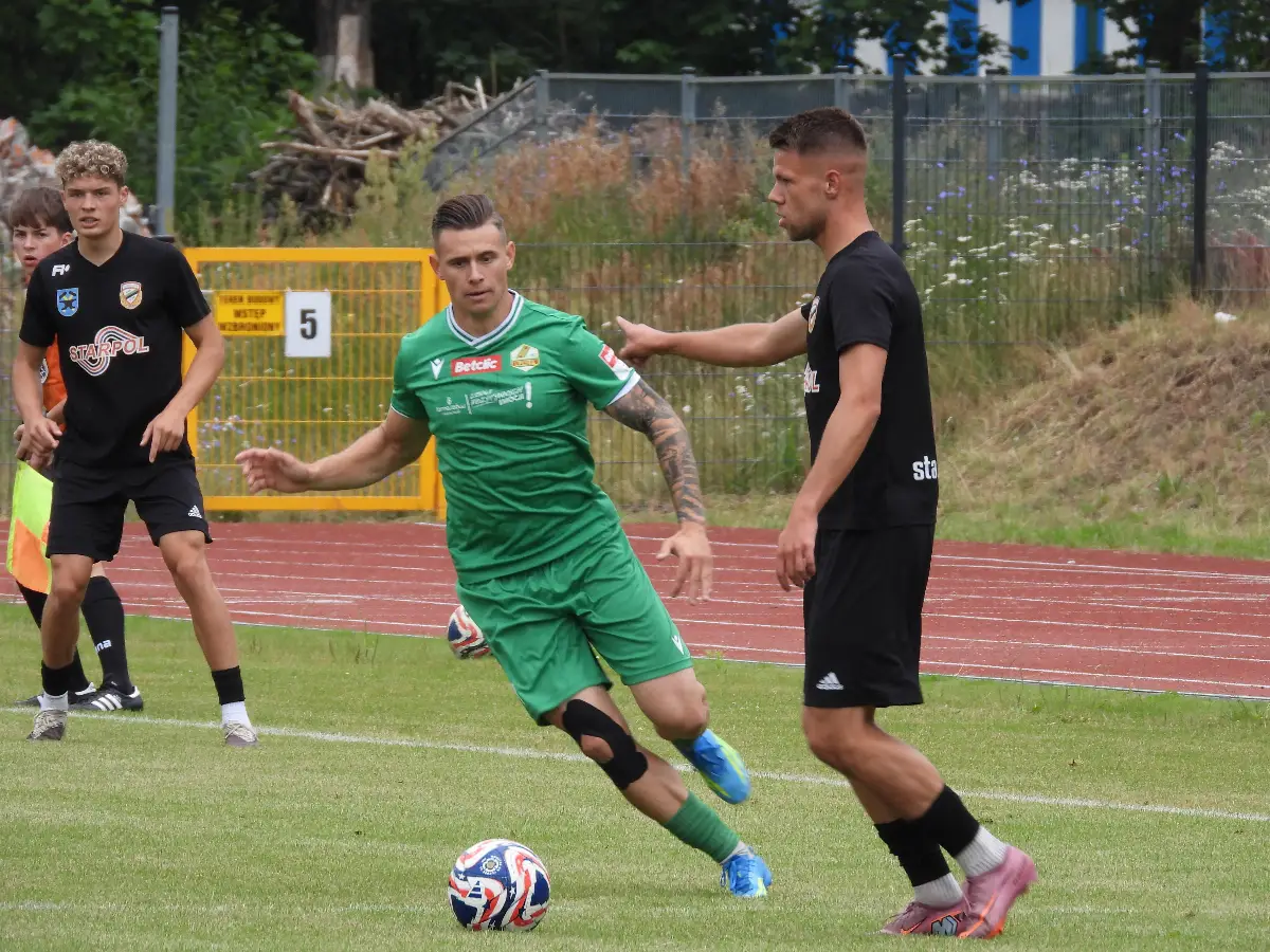 Lechia Tomaszów Mazowiecki przegrała mecz kontrolny z Starem Starachowice