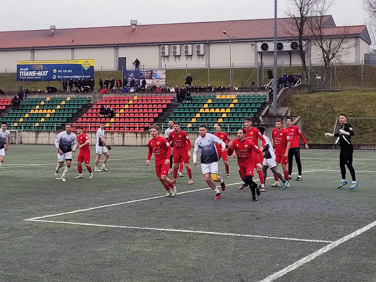 Inauguracja rozgrywek III ligi: Lechia z KTS Weszło