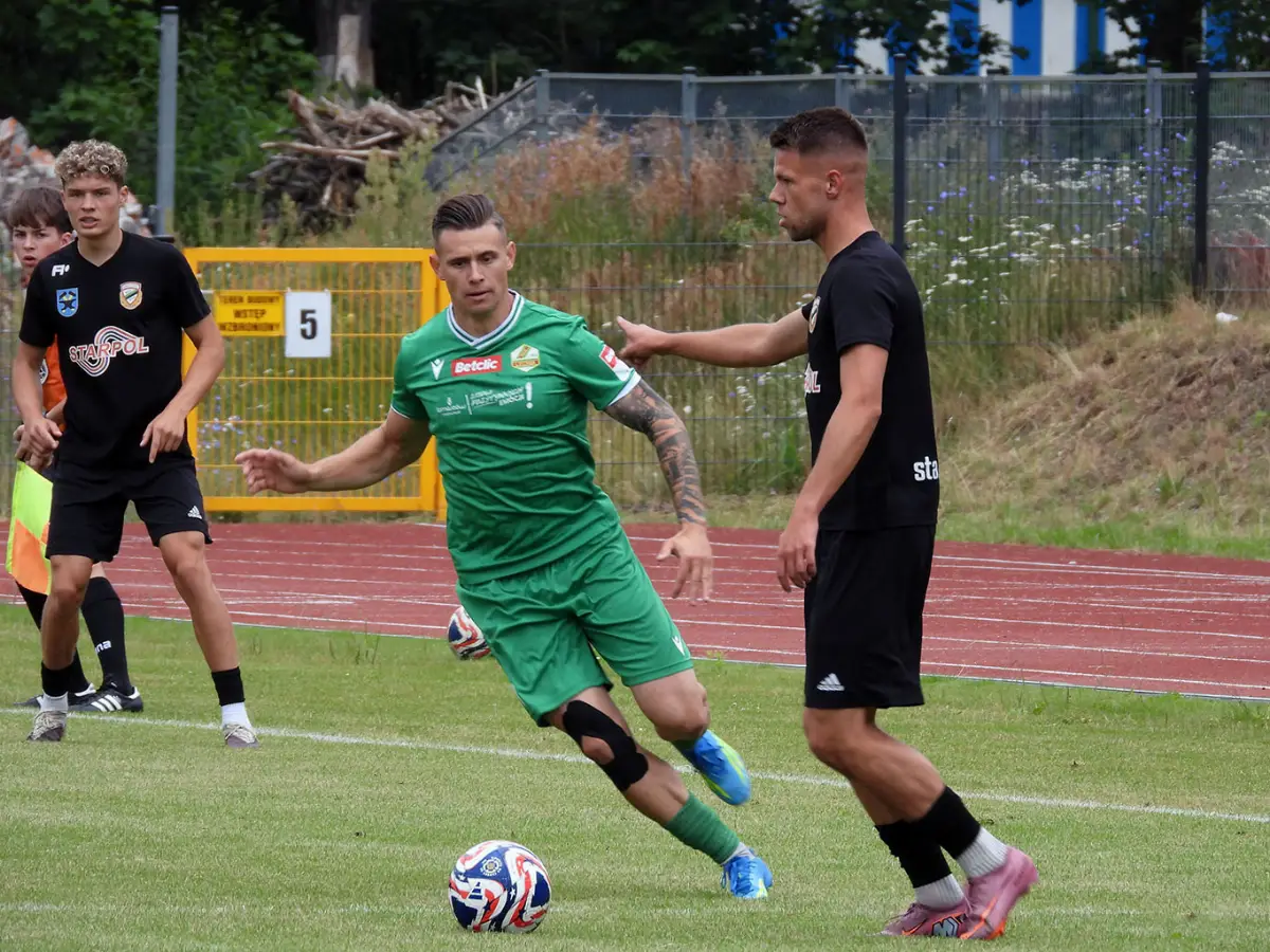 Lechia Tomaszów Mazowiecki przegrywa z Starem Starachowice w trzecim sparingu